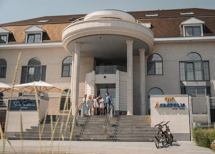 Hotel Acropolis  Op het sportiefste park van de kust